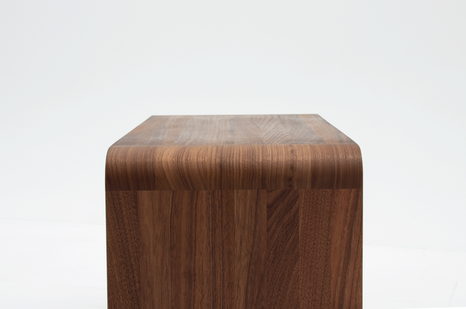02305-waiter-beistellmöbel-massivholz-amerikanischer-nussbaum-zeitraum-moebel-nachhaltiges-design-special-sale (6)